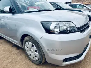 Toyota Corolla Rumion Hatchback 1.5 FWD 2010 Silver