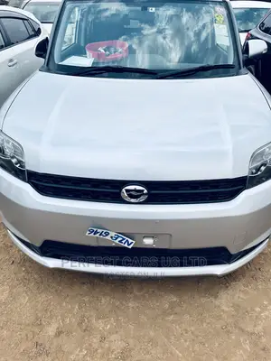 Toyota Corolla Rumion Hatchback 1.5 FWD 2010 Silver