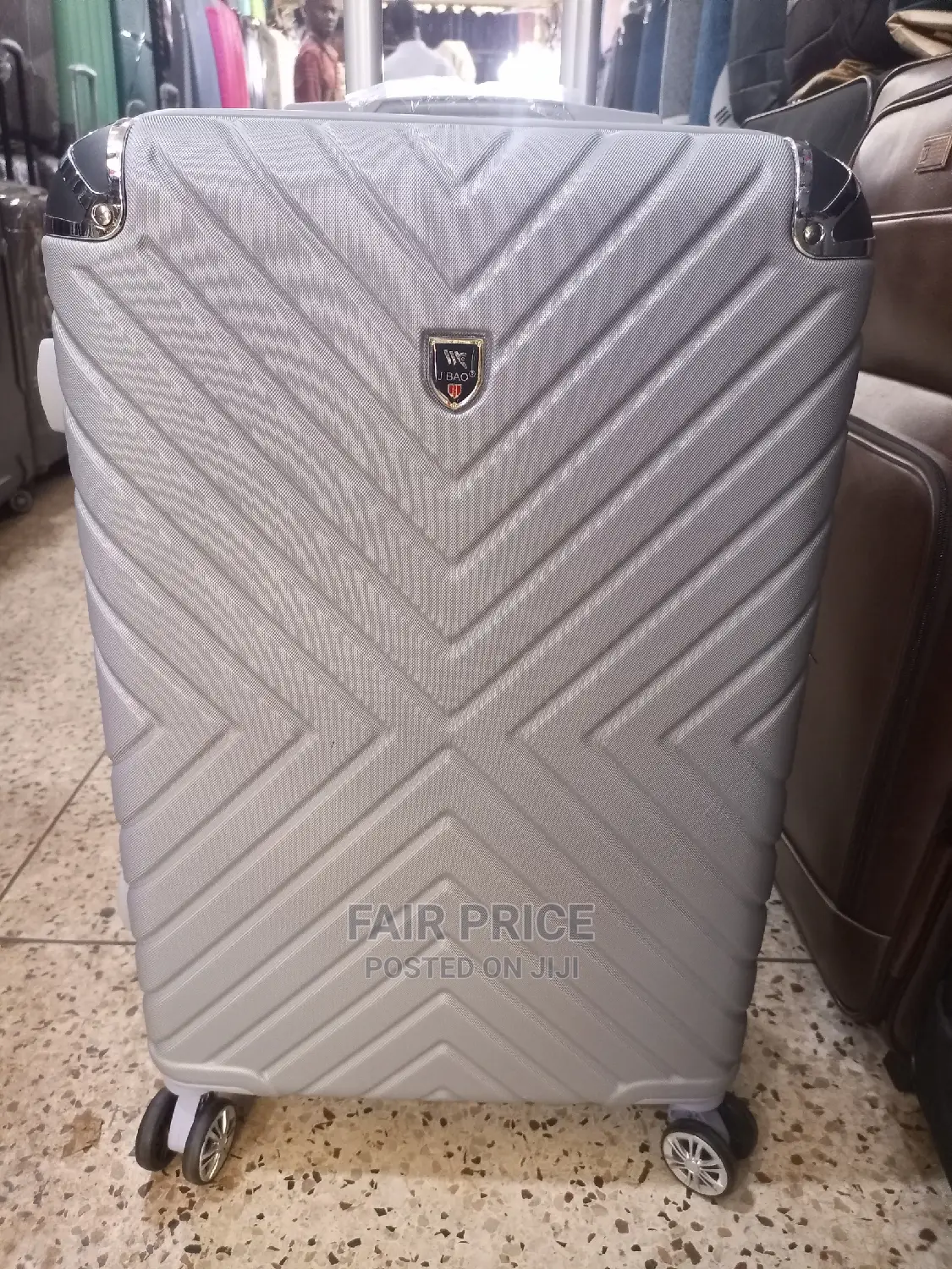 Traveling Plastic Suitcases Medium Size in Gray Color