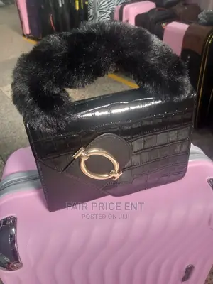 Designer Hand Bag.( Black)