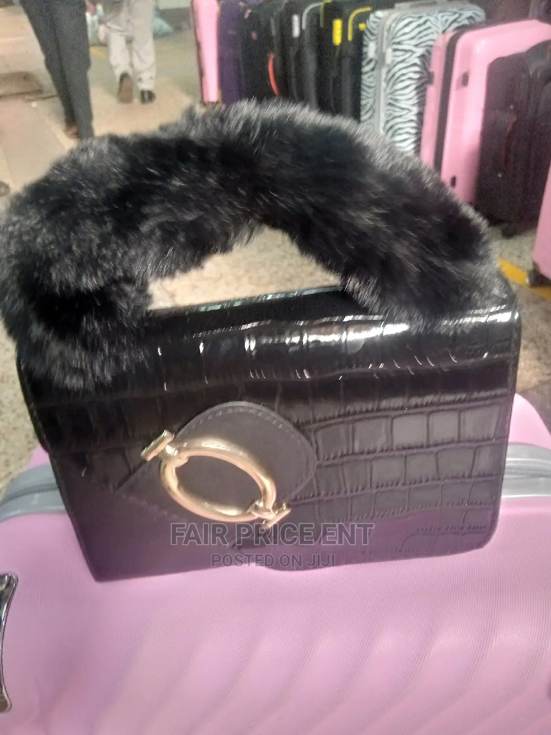 Designer Hand Bag.( Black)