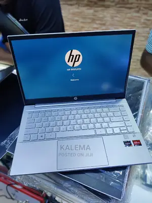 New Laptop HP Pavilion 14 8GB AMD Ryzen 7 SSD 256GB