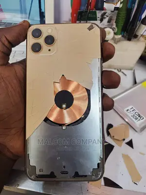 iPhone 11, 12, 13, 14 Broken Back Glass