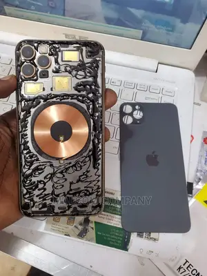 iPhone 11, 12, 13, 14 Broken Back Glass