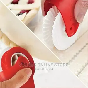 Pastry Decorative Dough Pizza Cake Pie Cutting Wheel Roller