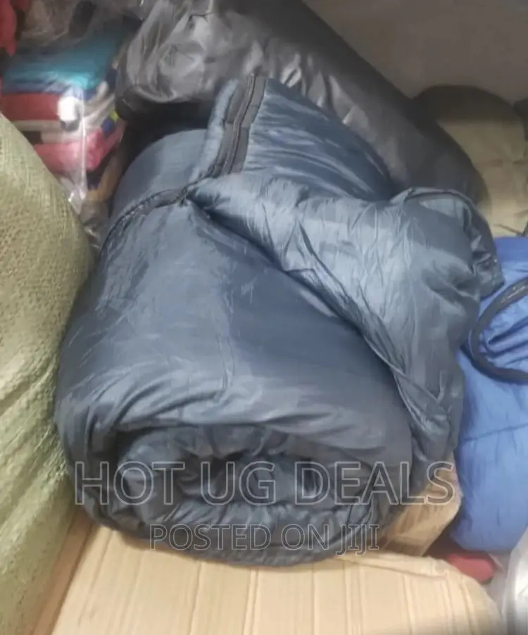 3-season Down Camping Sleeping Bag - Black Bear