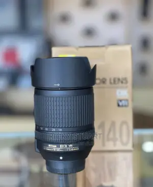 Nikon Af-S Dx Nikkor 18-140mm F/3.5-5.6g Ed