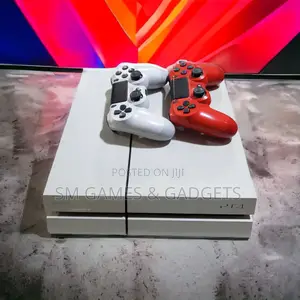 Chipped Ps4 Standard Full Set With 10 Games and 2 Pads