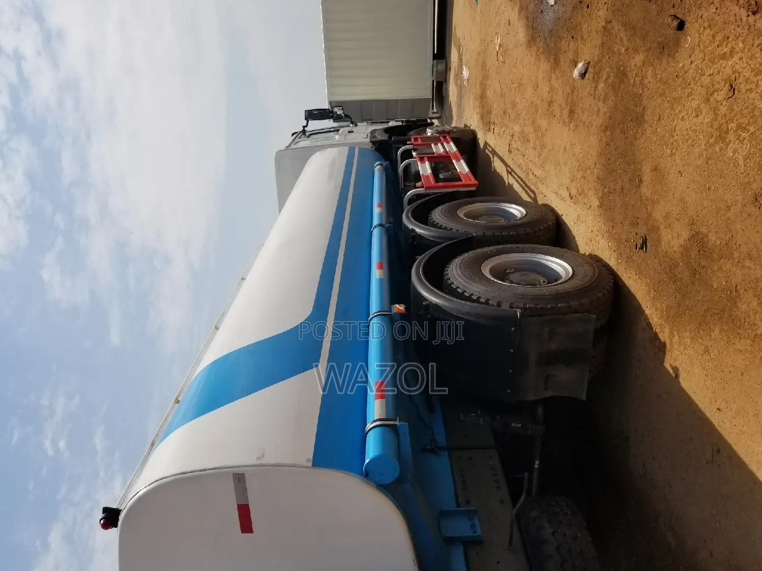 Hire Sinotrucks and Heavy Machines