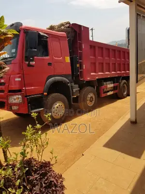 Hire Sinotrucks and Heavy Machines