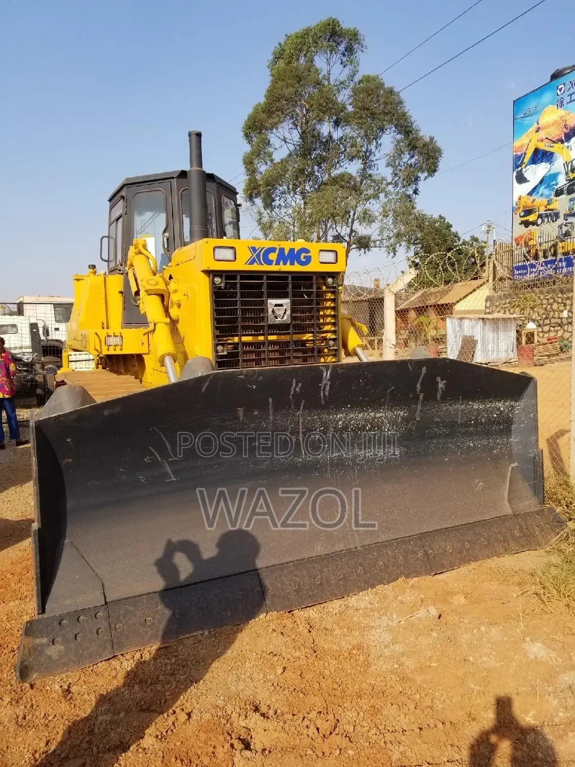 Hire Sinotrucks and Heavy Machines