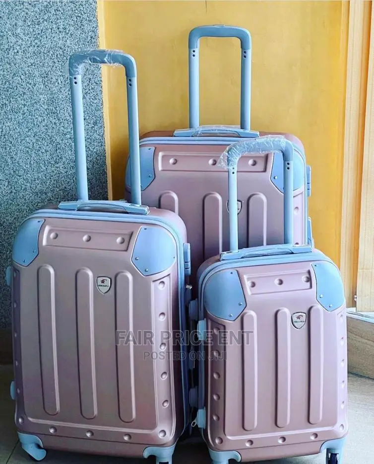 Vip Executive Plastic Suitcase.Medium.(Gray)
