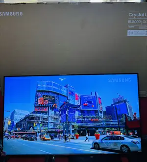 SAMSUNG CRYSTAL UHD Smart Tv 55”