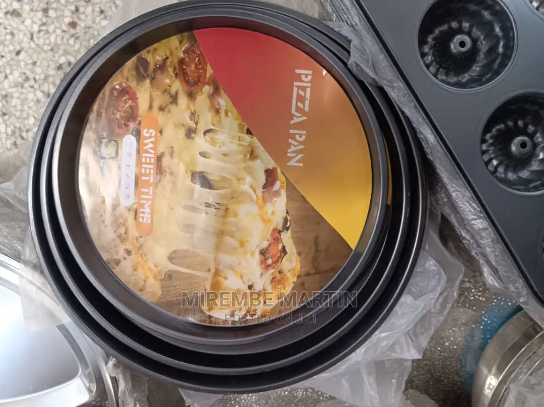 Black Round Pizza Tray