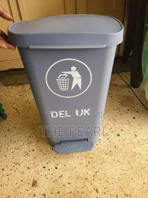 Plastic Pedal Dustbin