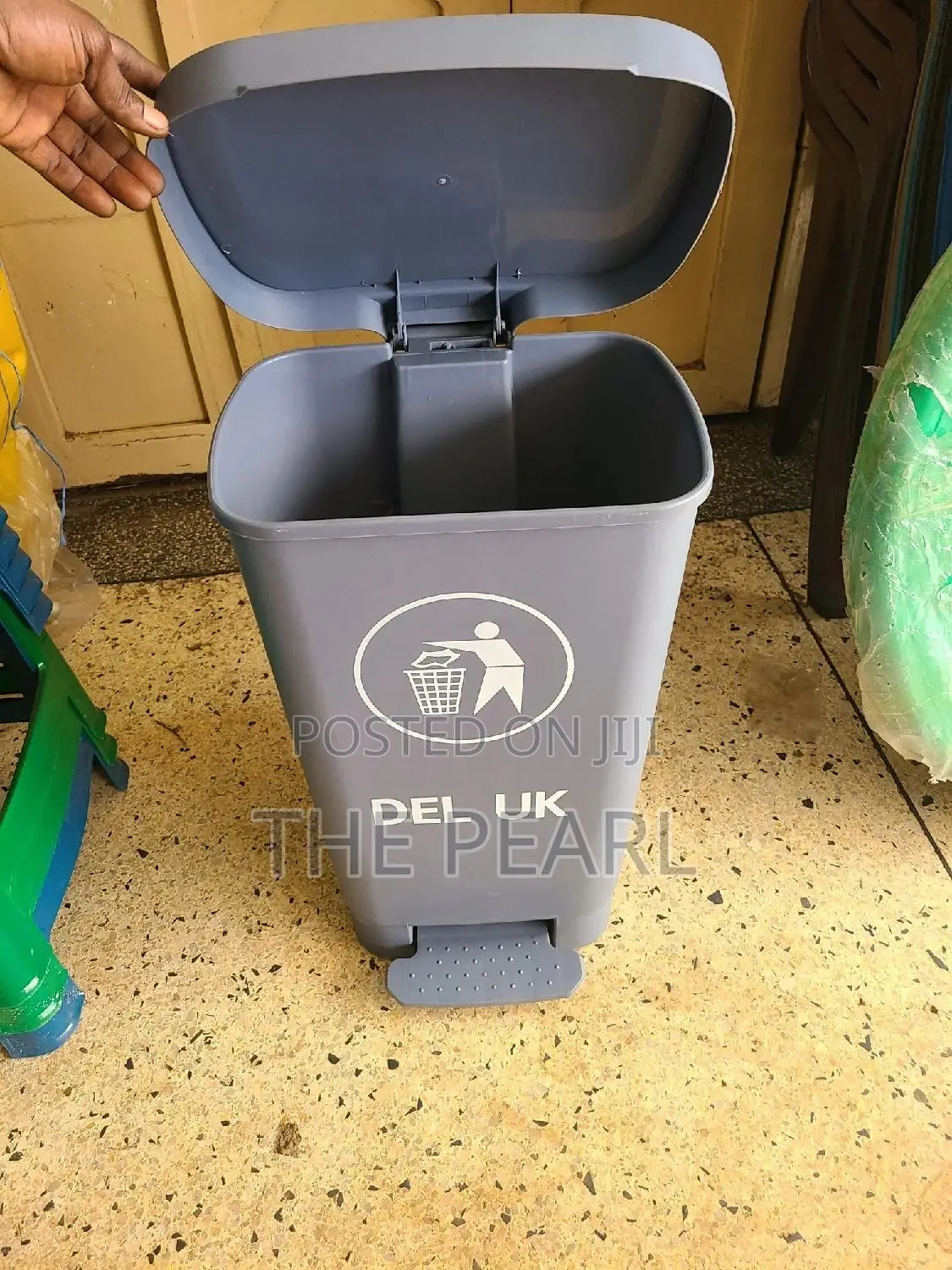 Plastic Pedal Dustbin