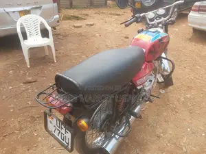 Bajaj Boxer 100 2022 Red