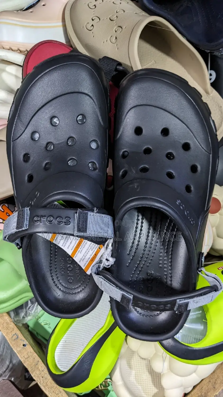 Iconic Crocs Black