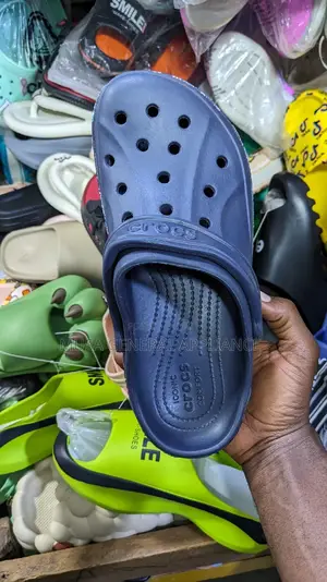 Confant Crocs