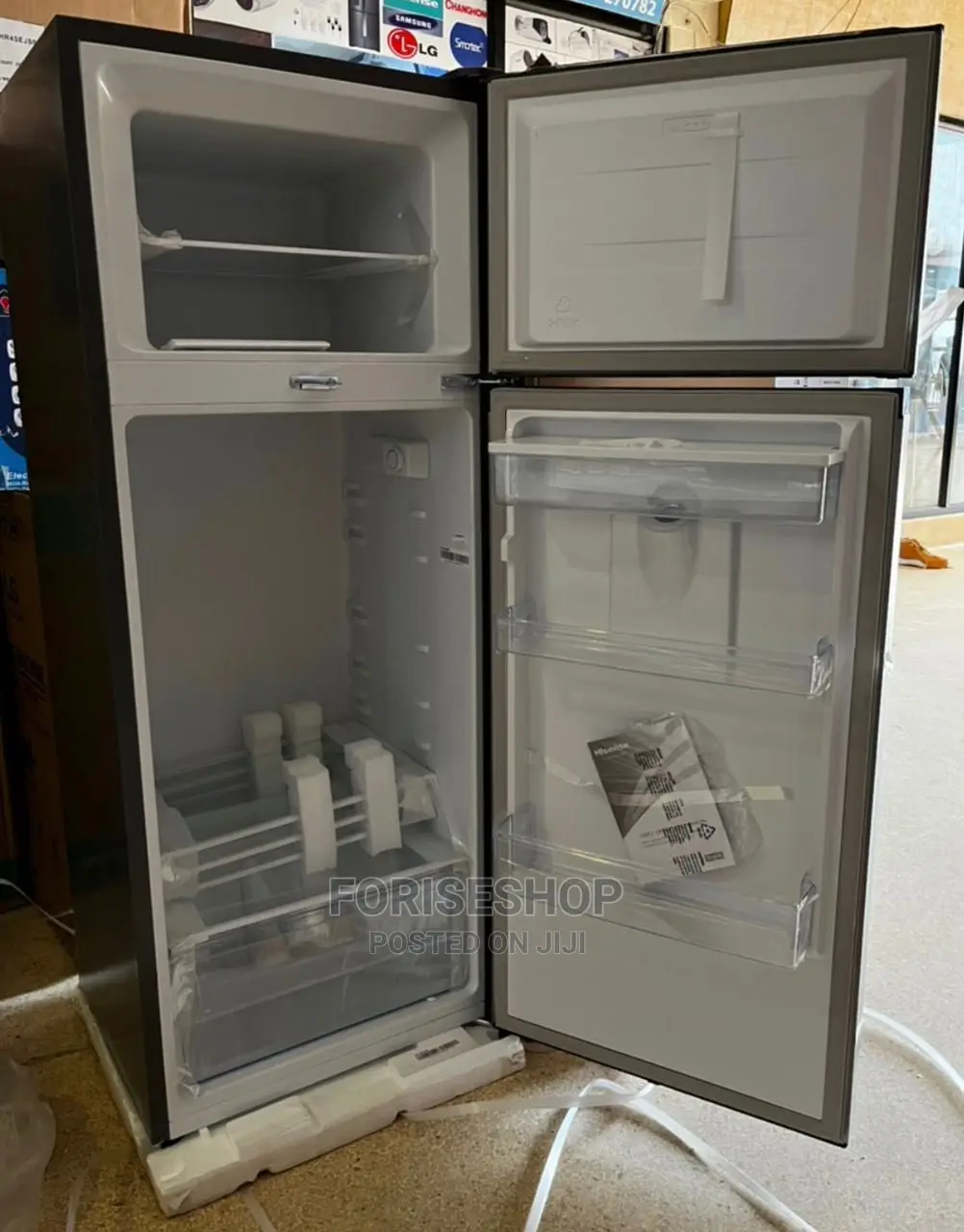 HISENSE 270l Double Door Fridge With a Dispenser