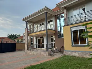 Furnished 6bdrm Mansion in Kira Tarmack for sale