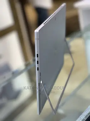 New Laptop HP Elite X2 1012 8GB Intel Core i5 SSD 256GB