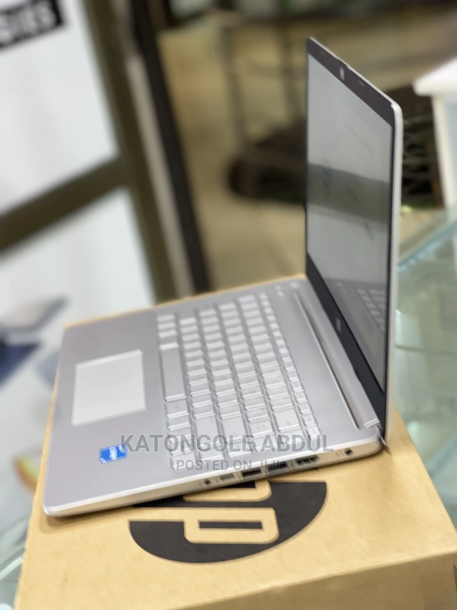 New Laptop HP 14z 8GB Intel Core I3 SSD 256GB