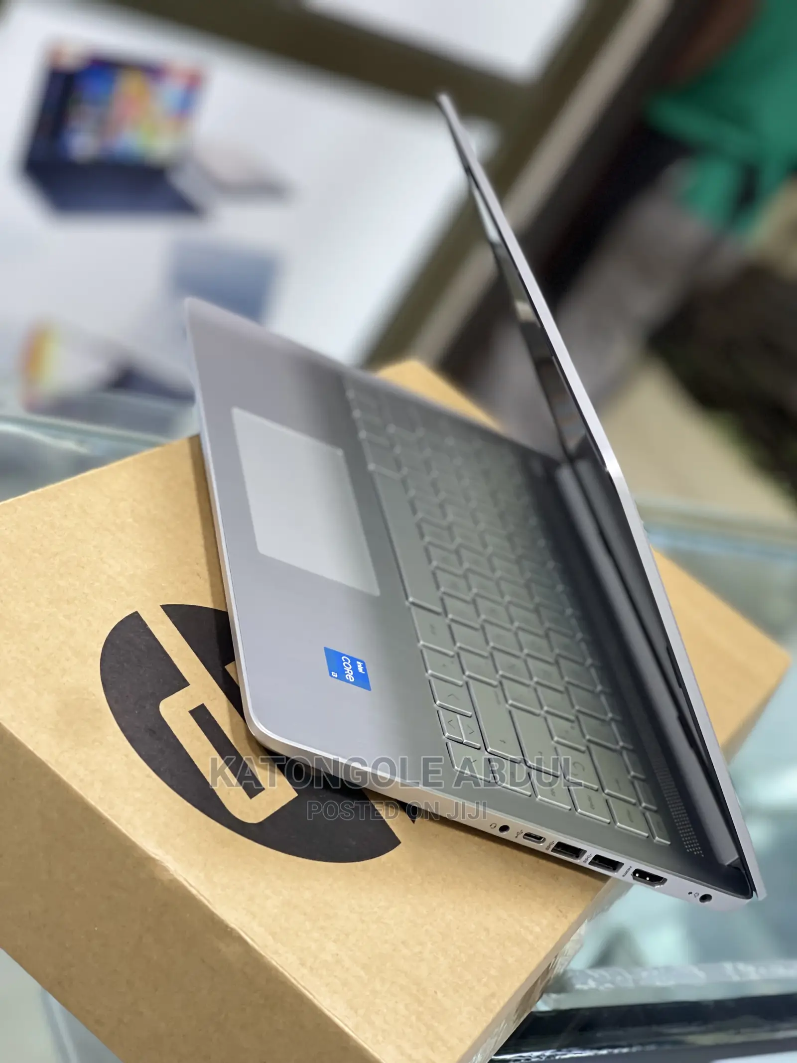 New Laptop HP 14z 8GB Intel Core I3 SSD 256GB
