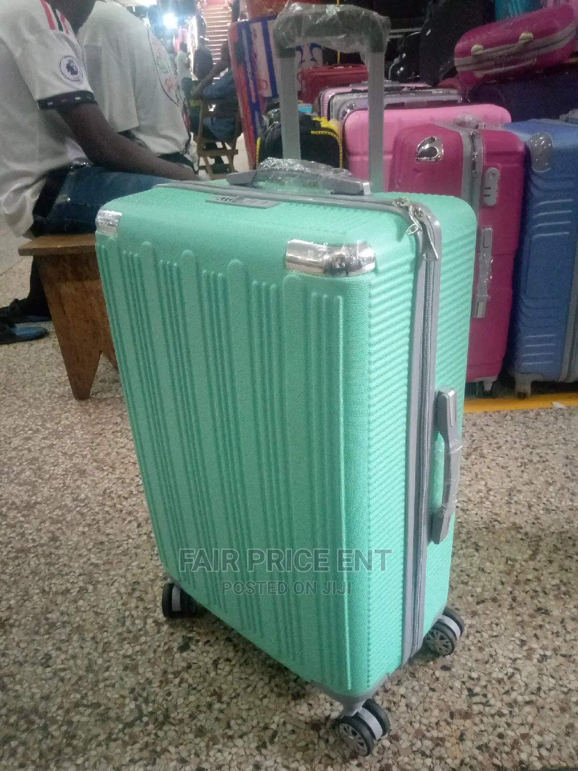 Classy Plastic Suitcase. Large.( Green)