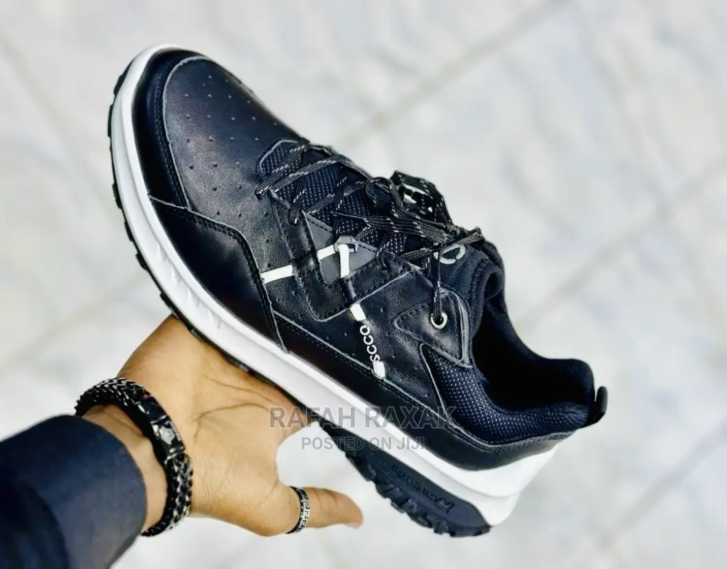 Original Black White Ecco Leather Sneaker