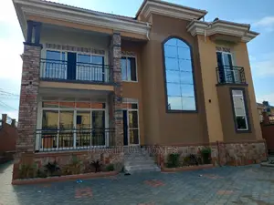 Furnished 5bdrm House in Kira Tarmack Lane for sale