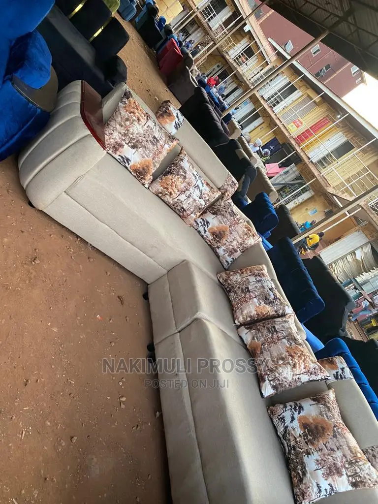 Cream 6 Seater L Sofa Set With Cushions