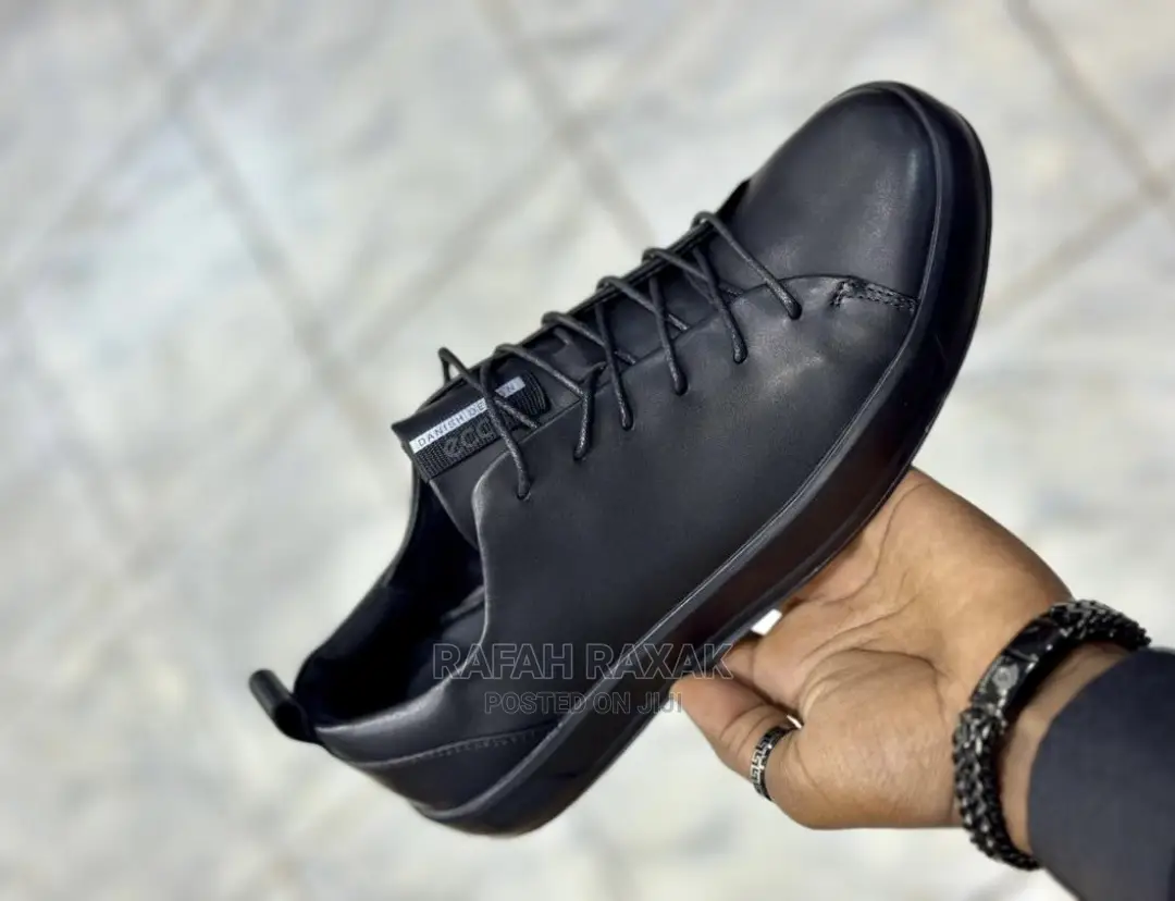 Original Black Leather Ecco Sneaker