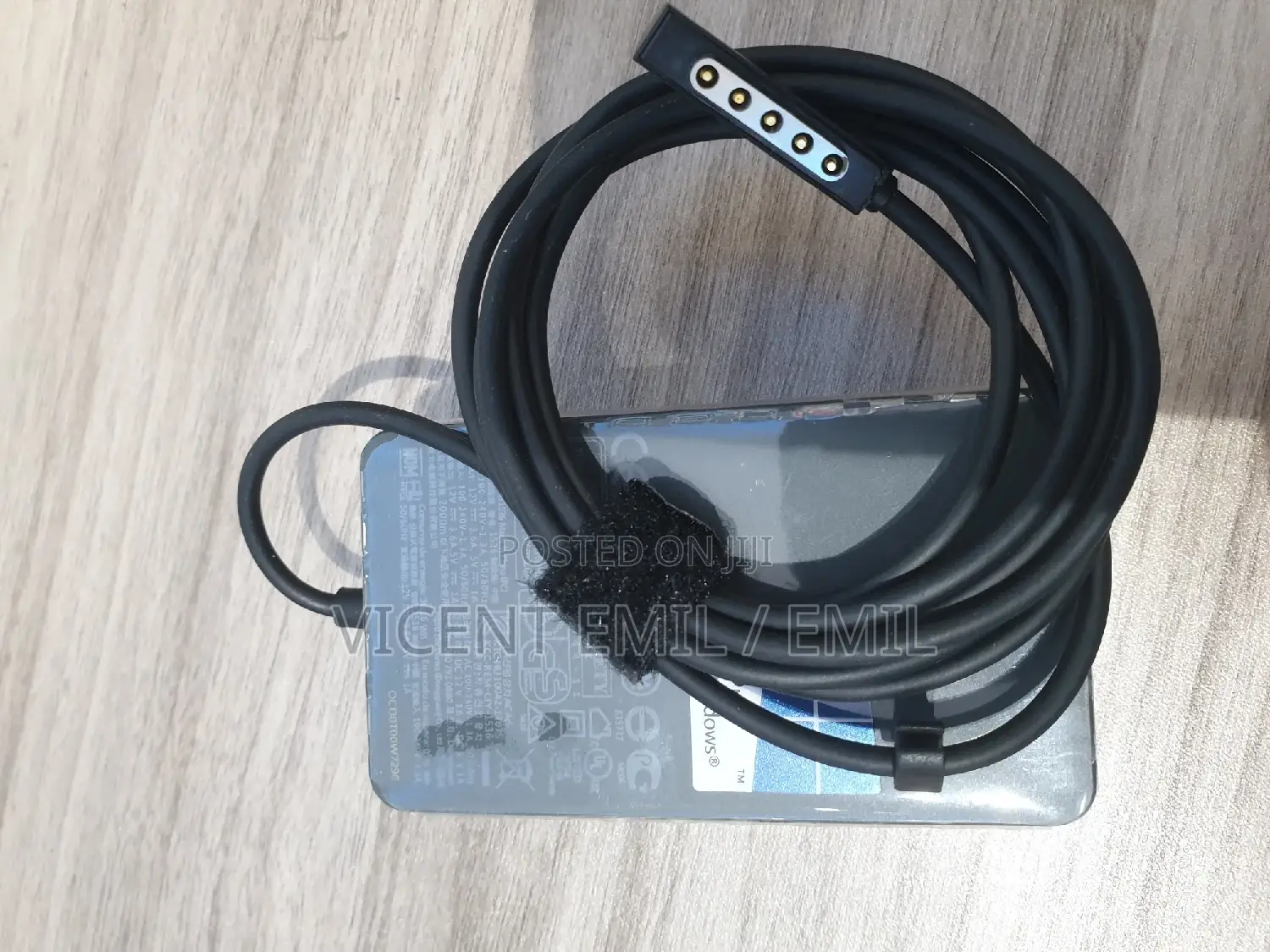 Surface Pro Adapter/Charger 1