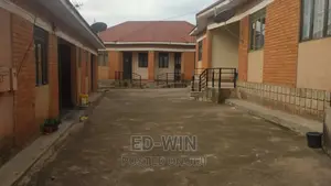 8bdrm Apartment in Central Division for sale