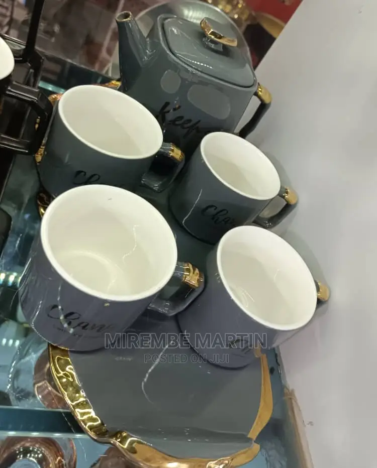 Tea Cup Set With Pot