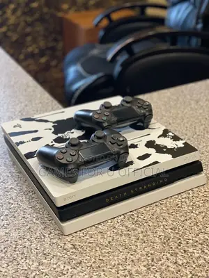 Ps4 Pro Console 2 Pads Limited Edition