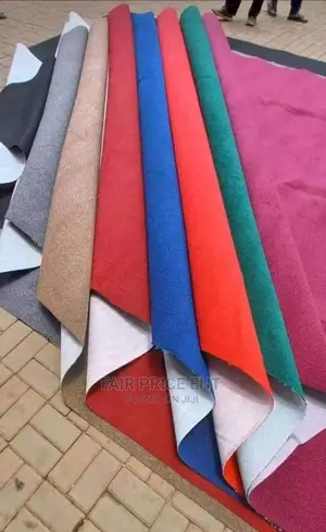 Wall to Wall Woolen Carpets.40.000 Per Square Meter( Green)