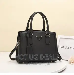 Ladies Classic Designer Handbag - Black