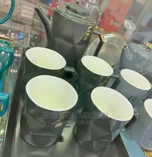 Tea Cup Set With Pot