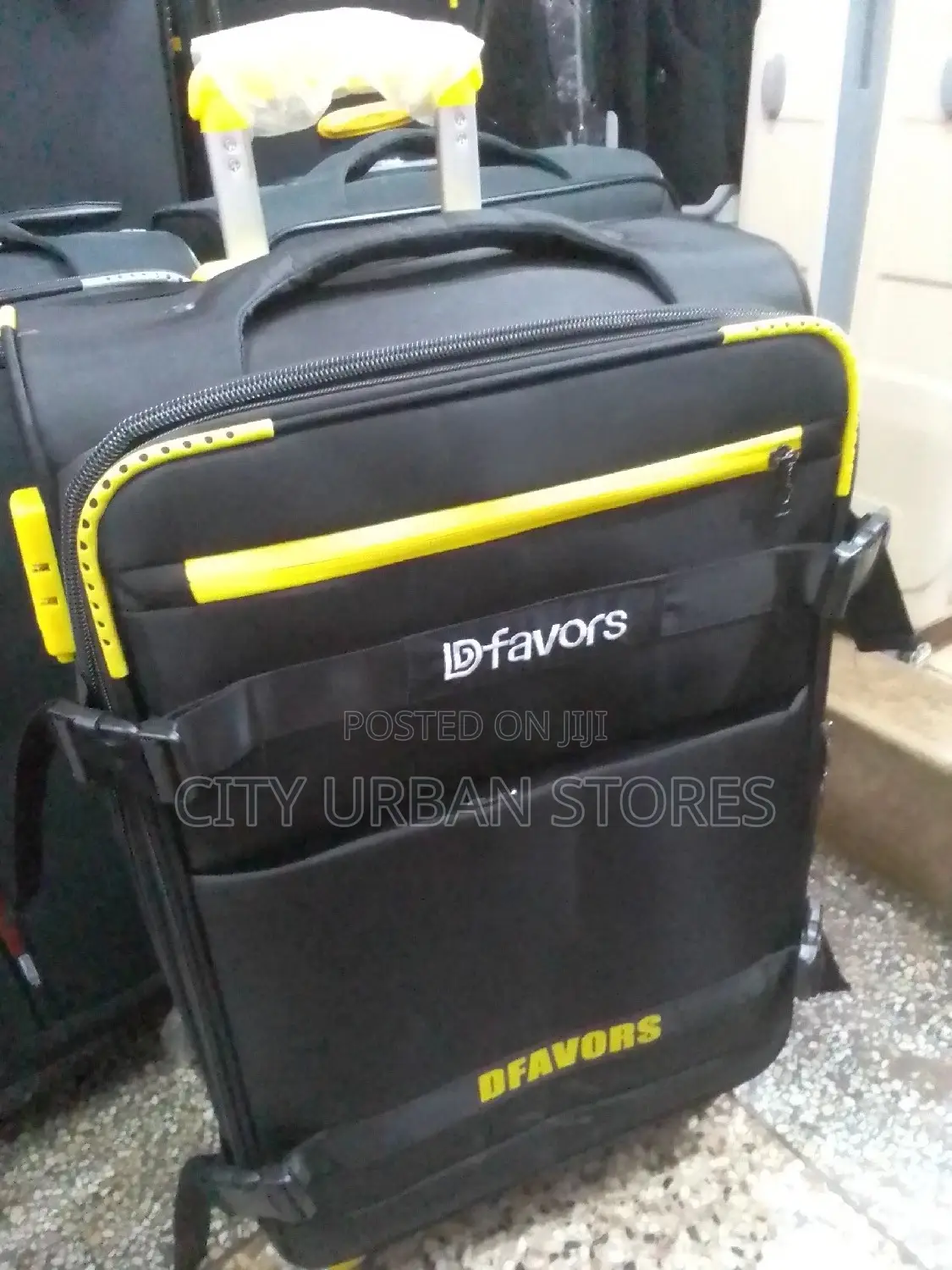 Dfavours Suitcase