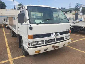 Isuzu Elf Lowbed