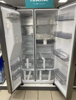 Hisense 720L Refrigerator With Water Ice Cube Make