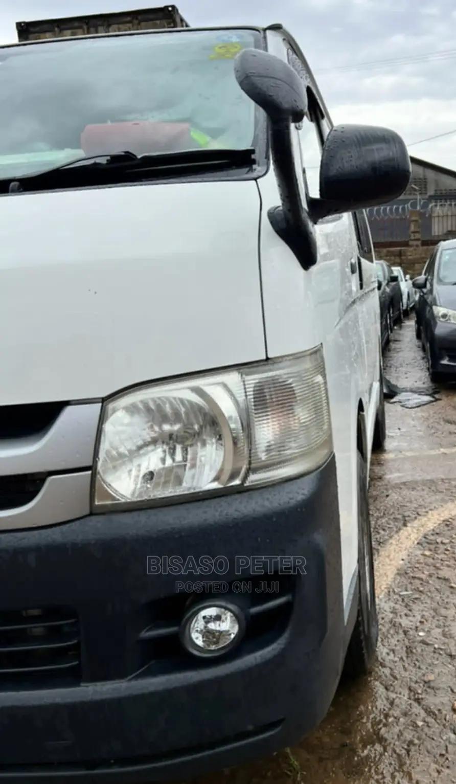 Toyota HiAce 2010 White