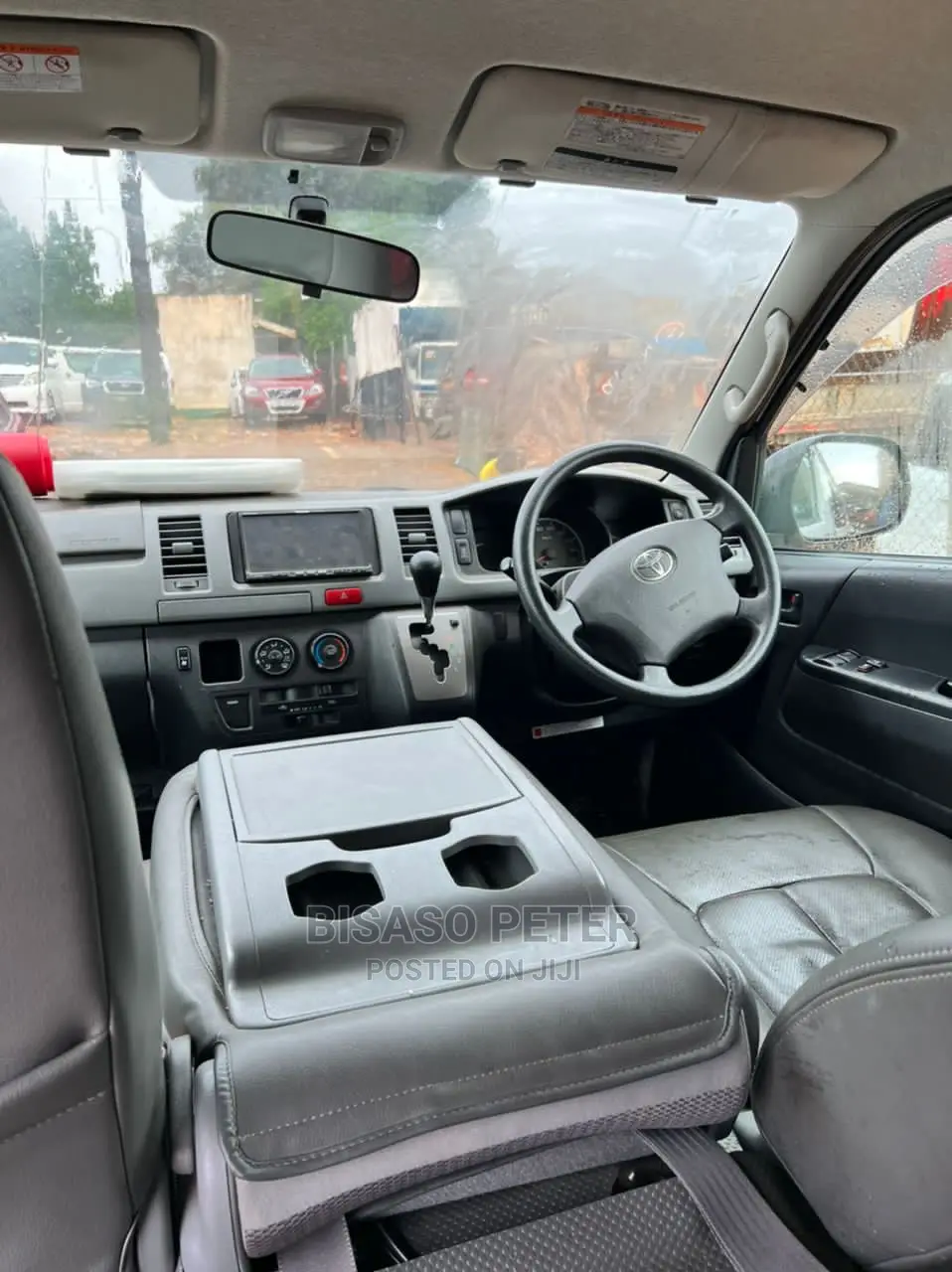 Toyota HiAce 2010 White