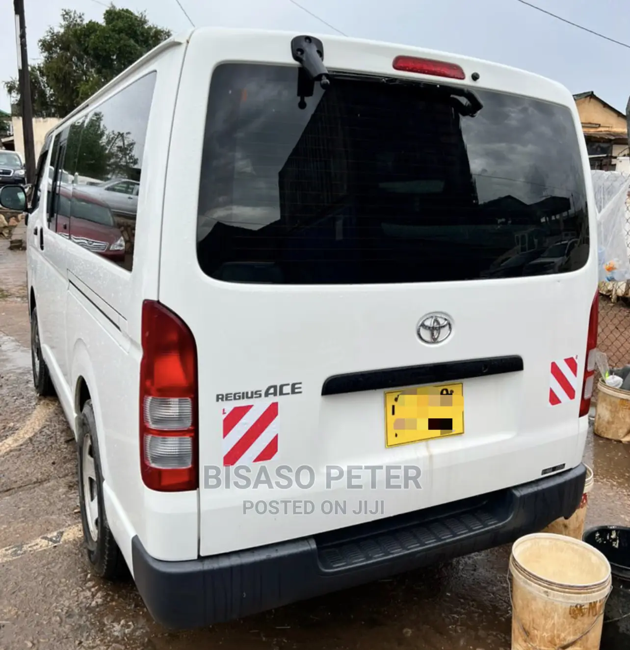 Toyota HiAce 2010 White