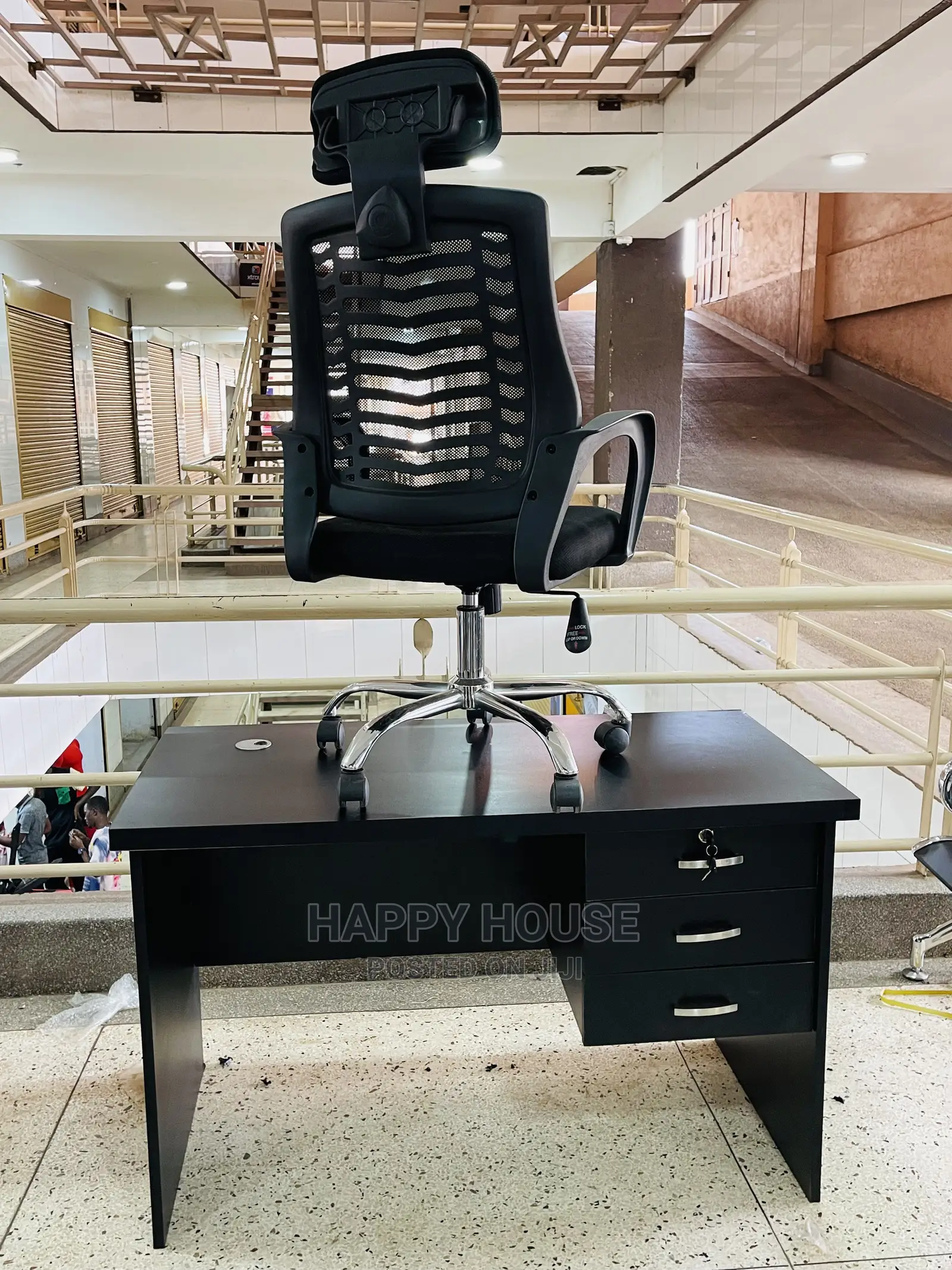 Office Chair and Table