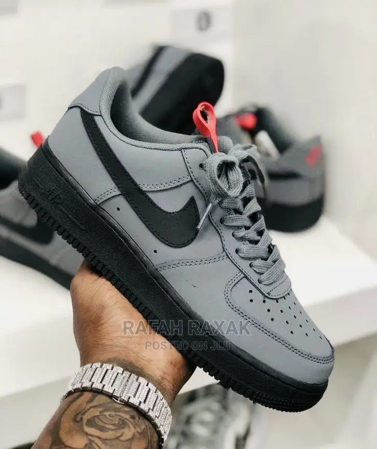 Men’S Classic Grey Airforce 1 Sneaker