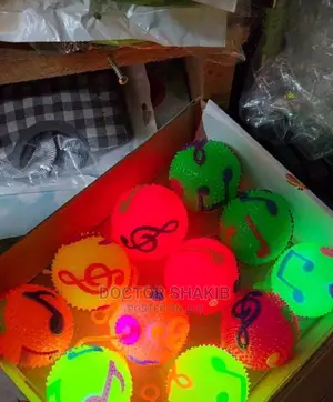 8pcs of Colourful Lightening Cat/Puppy Playing Balls Pet Toy