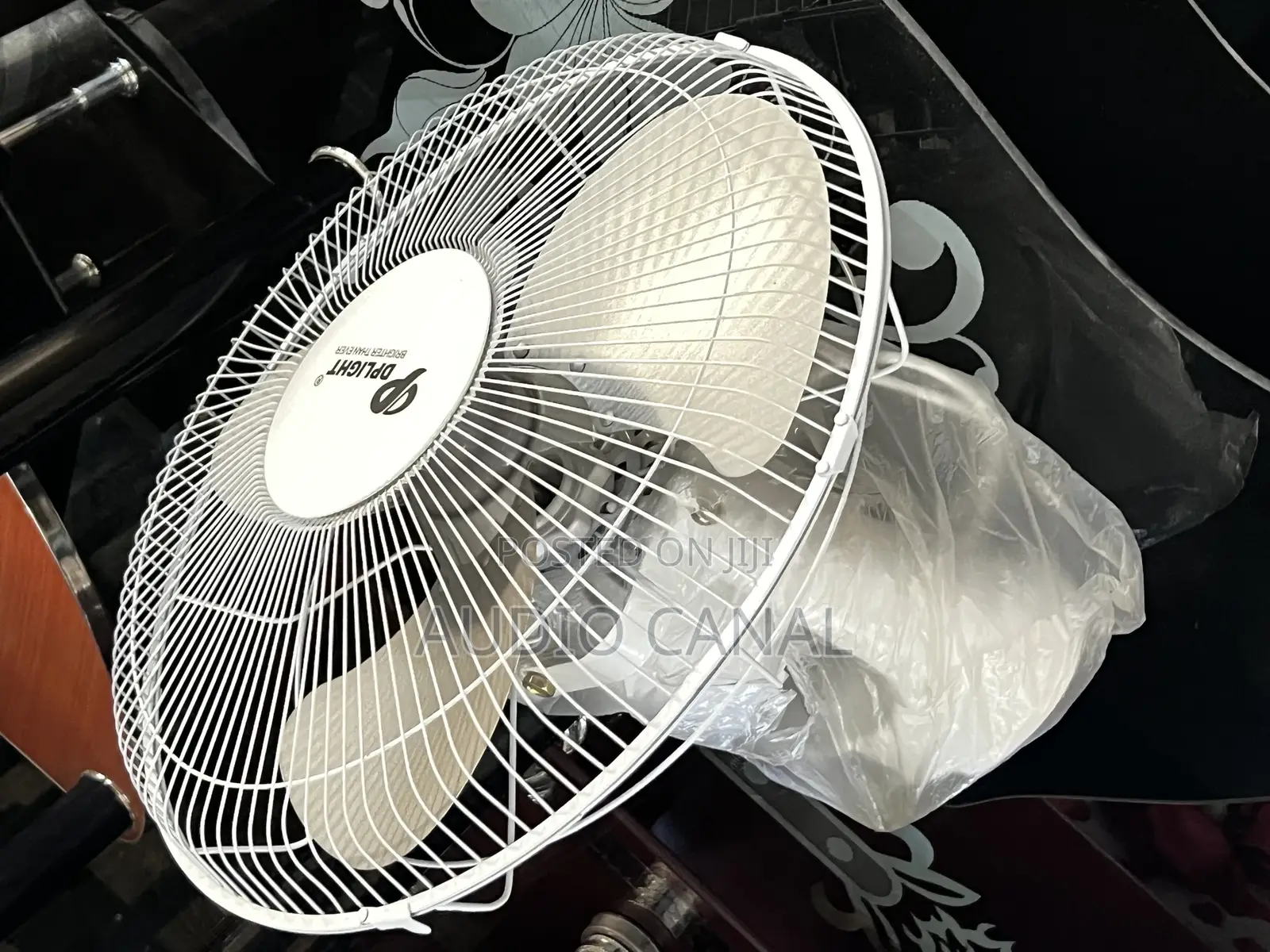 DP Light Ceiling Fan